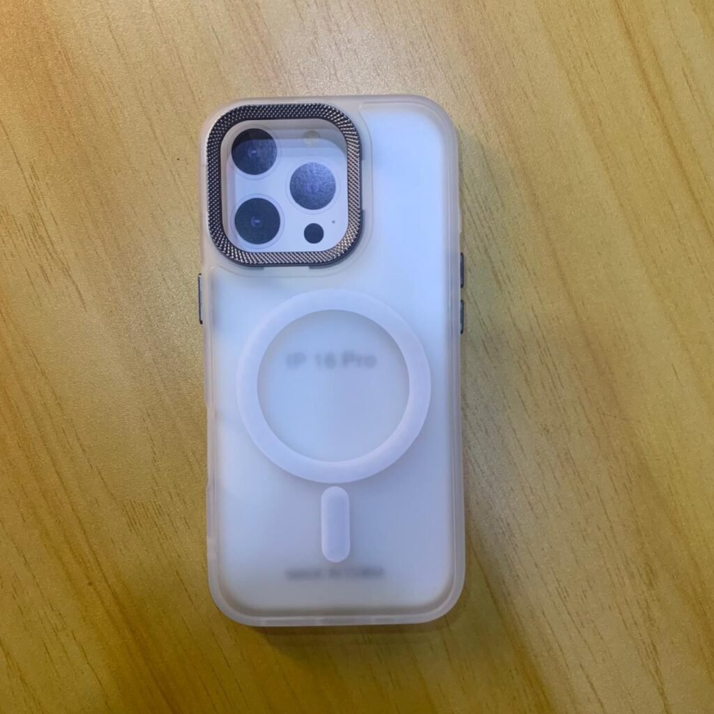 كفر magsafe ابيض مت 16pro